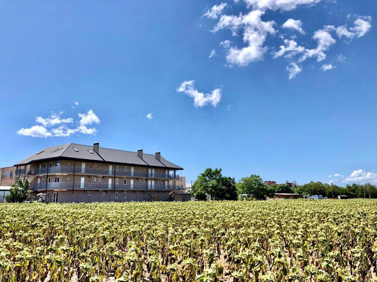 Family Hotel Грибовка Экстерьер фото