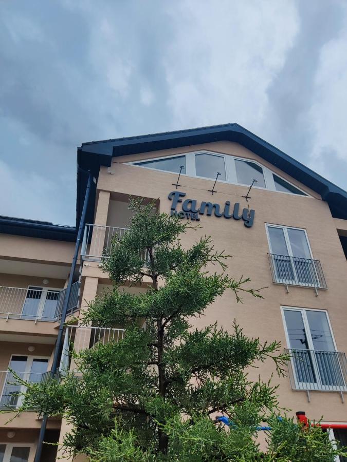 Family Hotel Грибовка Экстерьер фото